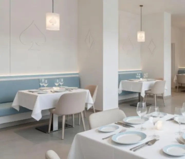 Moderní interiér restaurace Vltavera